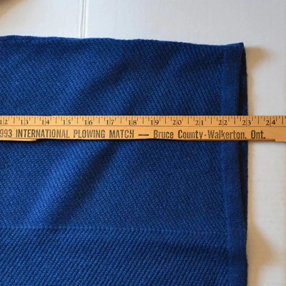 Denver Hayes Knit Sweater Pair - Picture 11 of 11